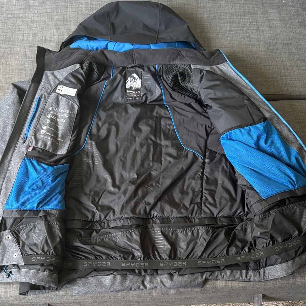 Spyder Men's Gray and Black GORE-TEX Ski Jacket with Blue Accents - Picture 5 of 5